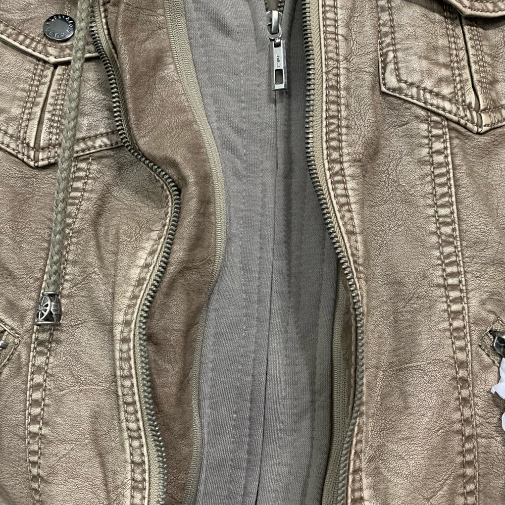 Jacket - Picture 2 of 10